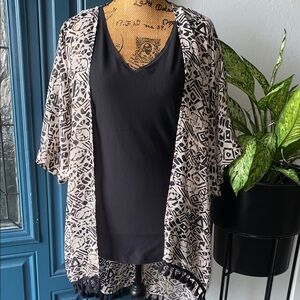 Black and Cream Patterned Kimono Cardigan